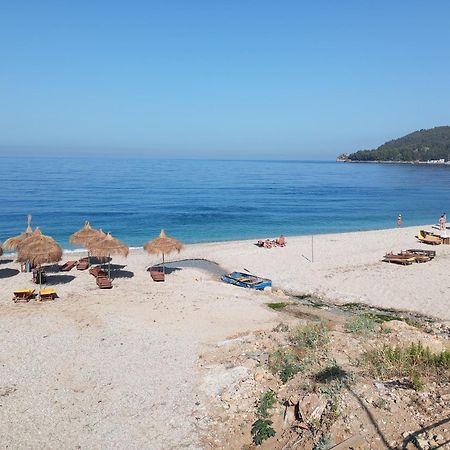 Natural Hostel Himarë Extérieur photo