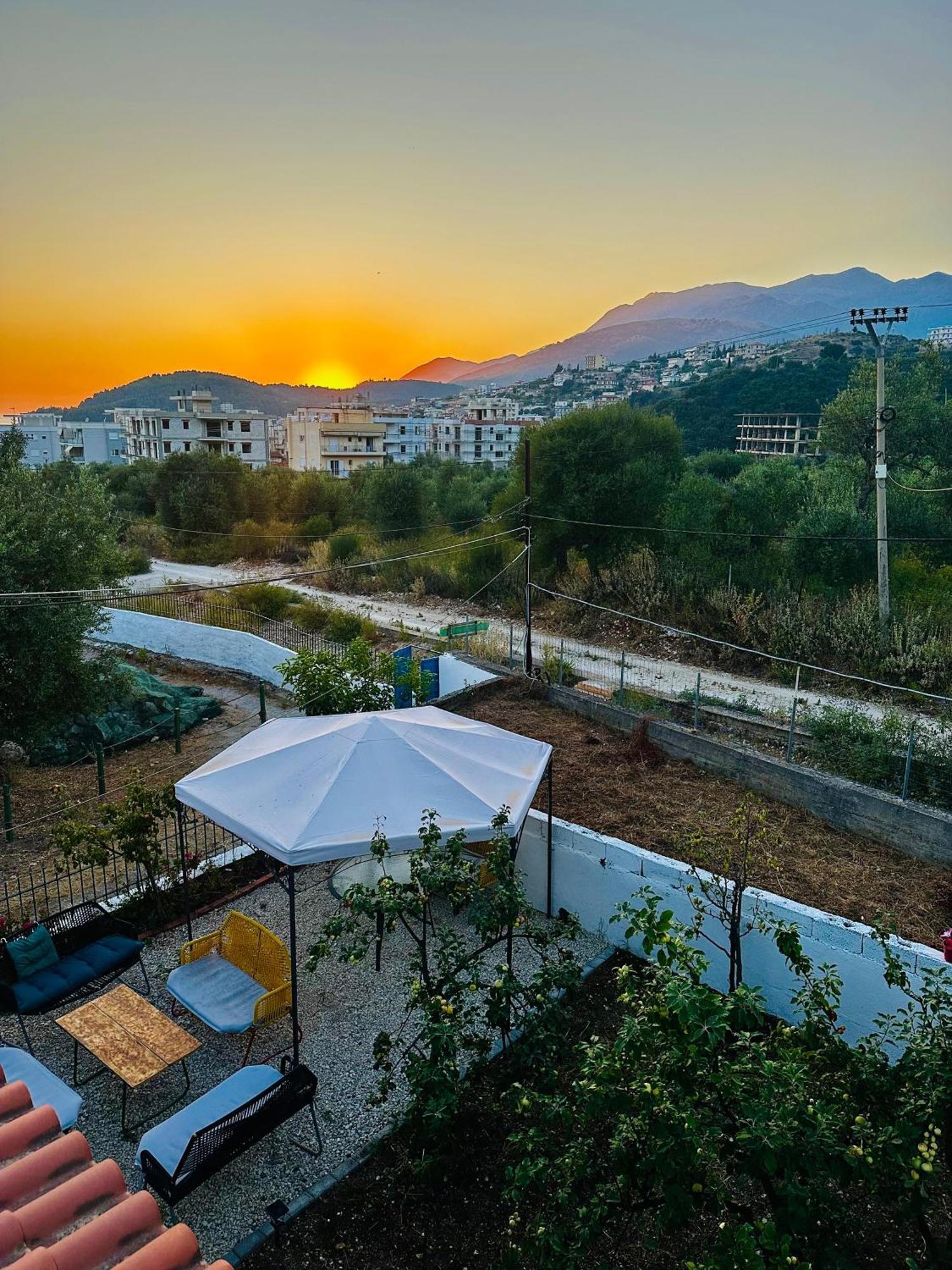 Natural Hostel Himarë Extérieur photo