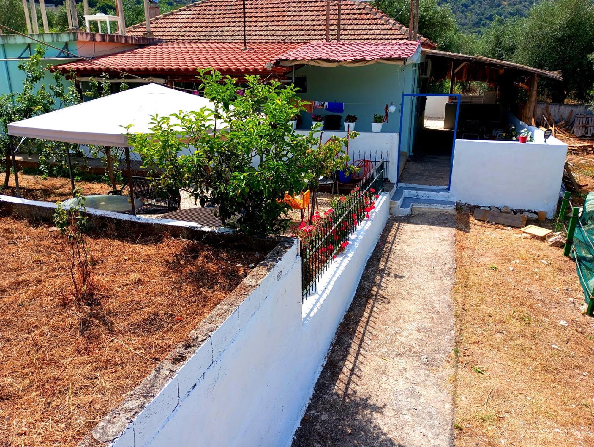 Natural Hostel Himarë Extérieur photo